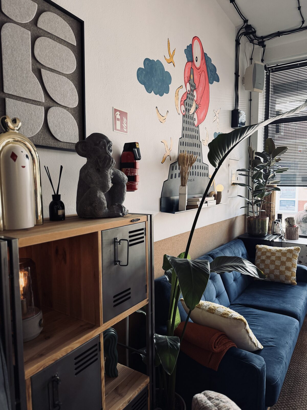 PRACOWNIA — salon, ujęcie 2