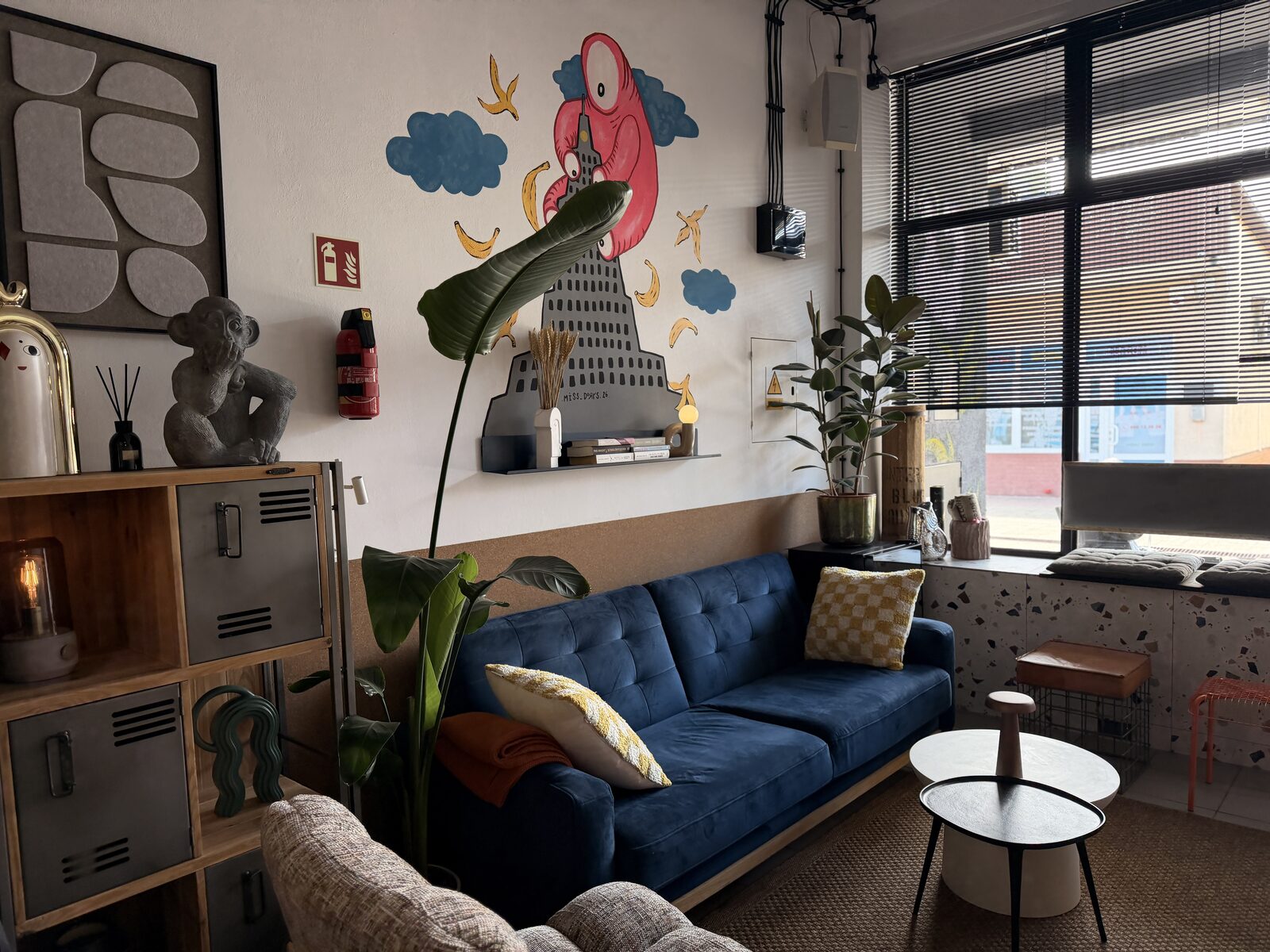 PRACOWNIA — sofa i regał industrialny